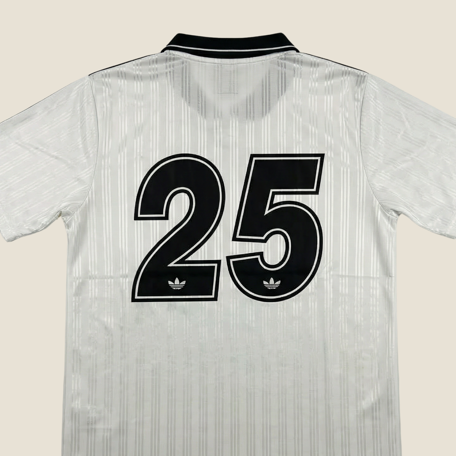 ADlDAS x Oasis Blanca