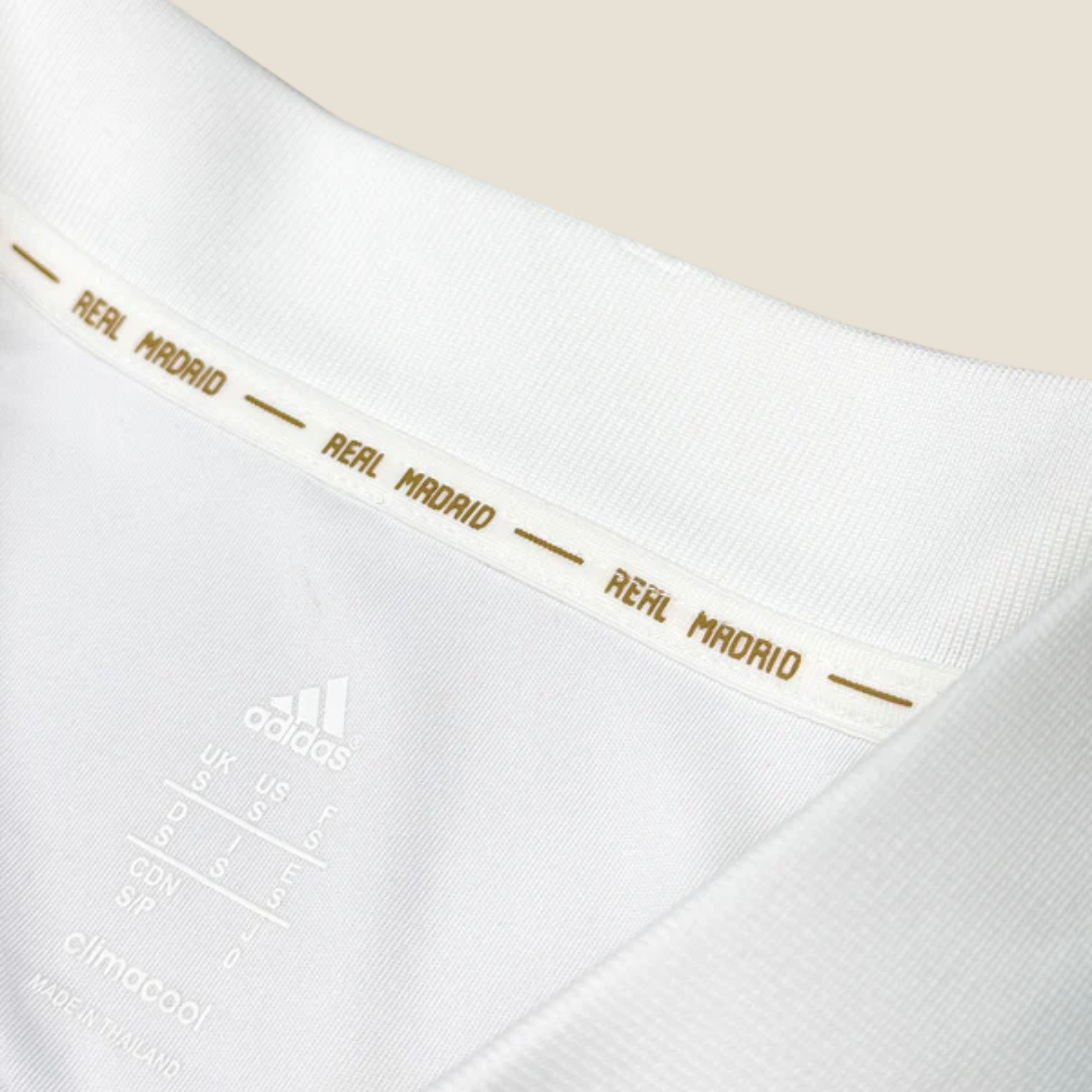 Jersey Local  Real Madrid 2011-2012
